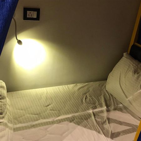 New Mango Dormitory Mumbai Exterior photo