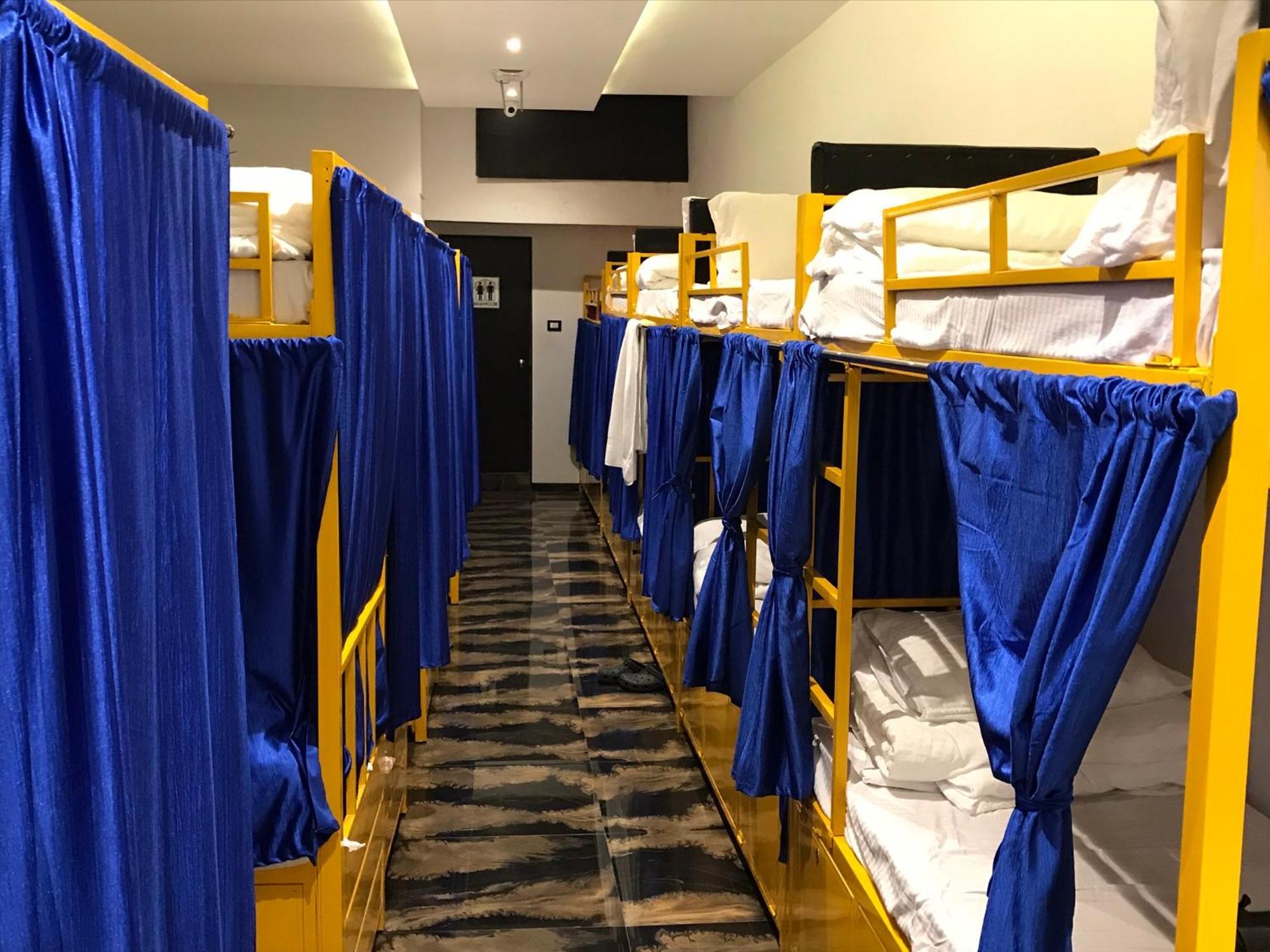 New Mango Dormitory Mumbai Exterior photo