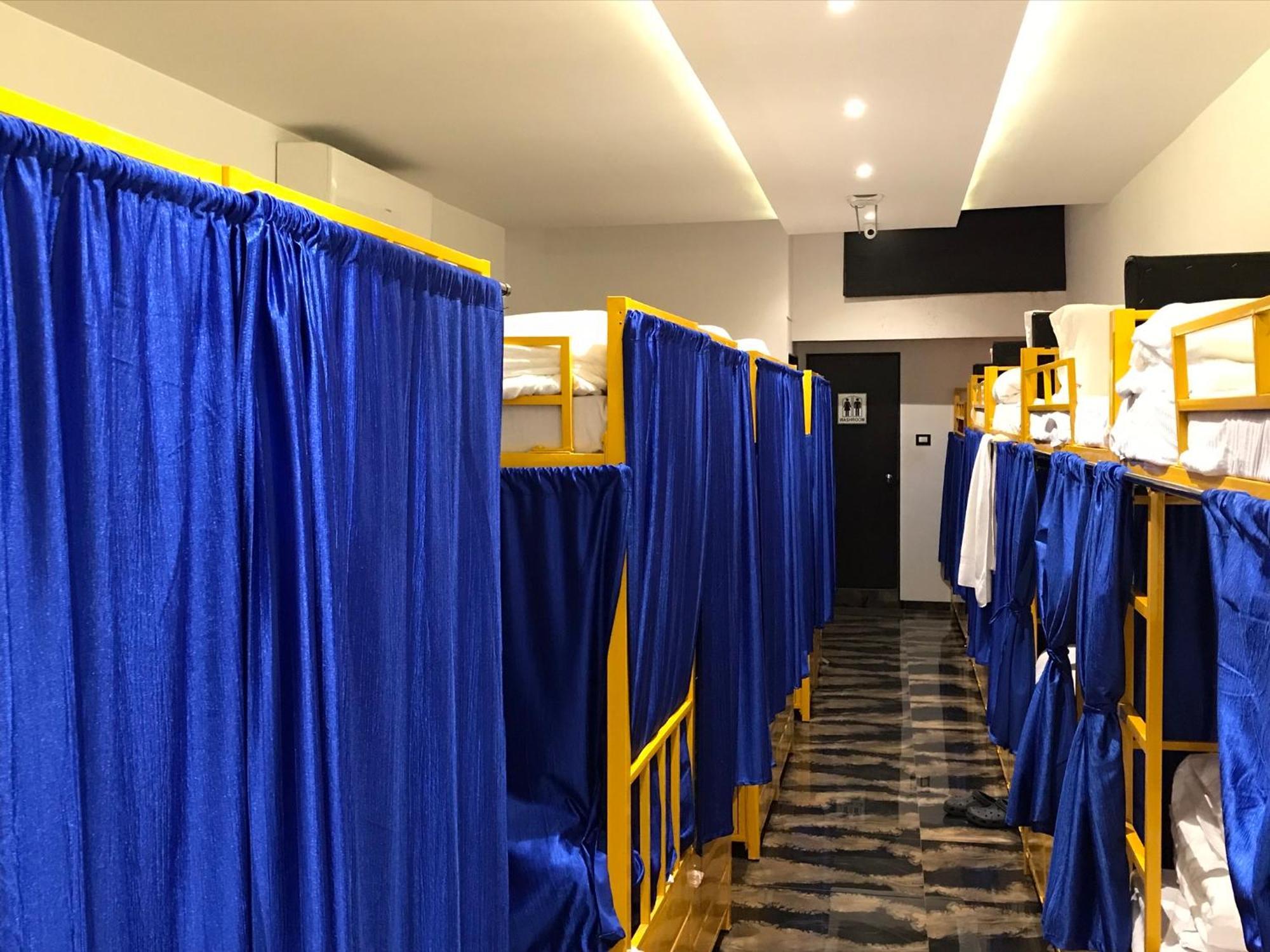 New Mango Dormitory Mumbai Exterior photo