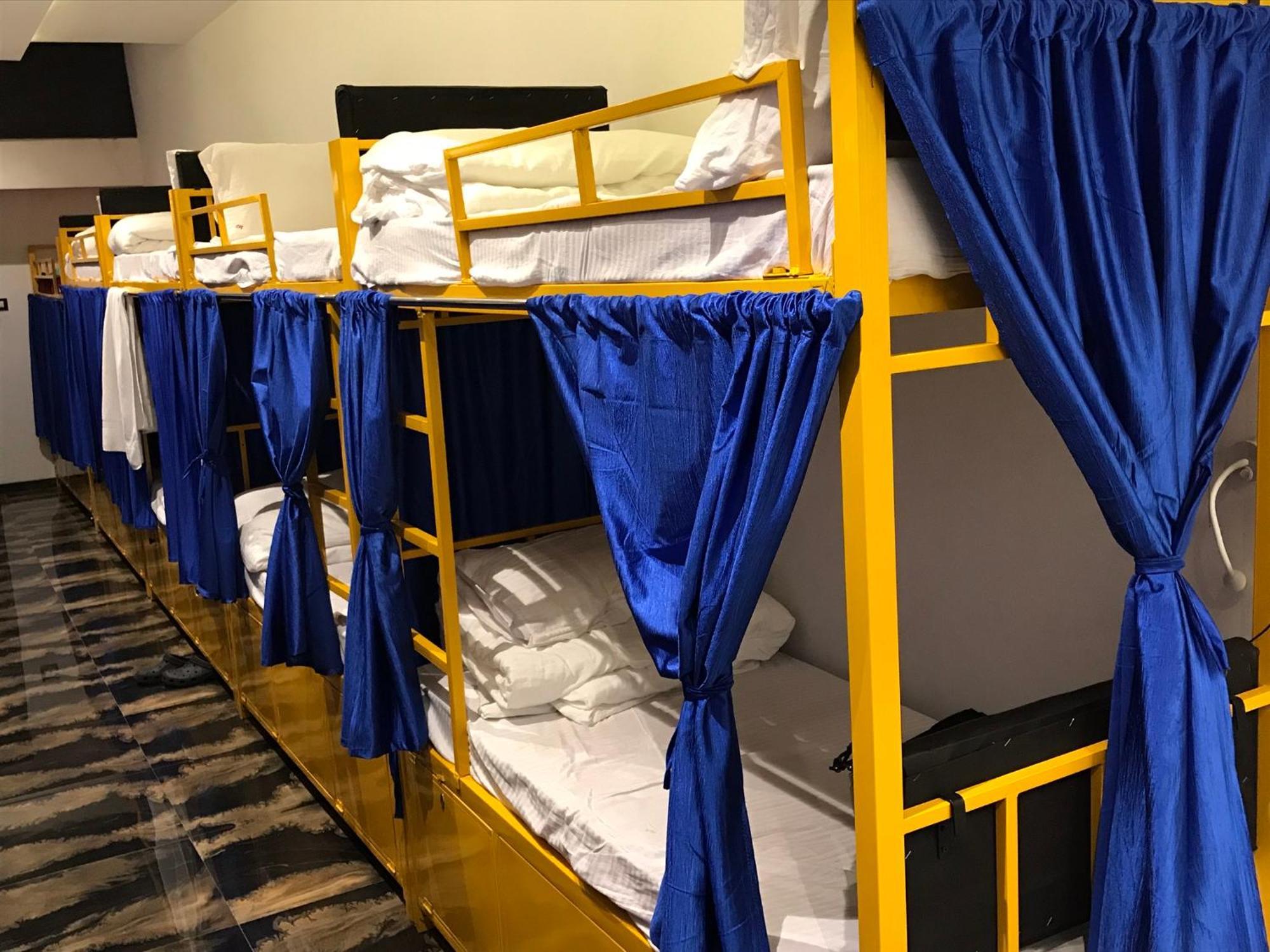 New Mango Dormitory Mumbai Exterior photo