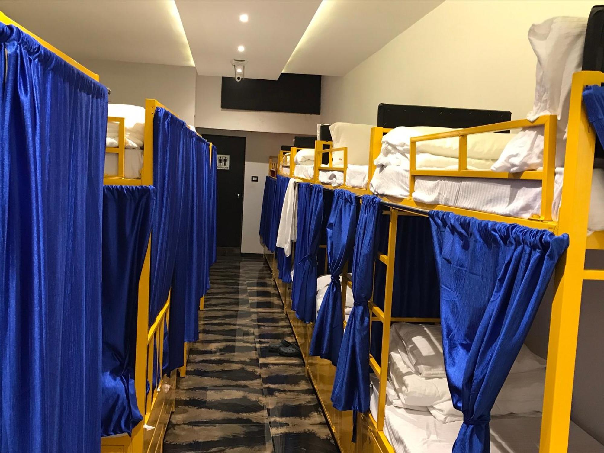 New Mango Dormitory Mumbai Exterior photo