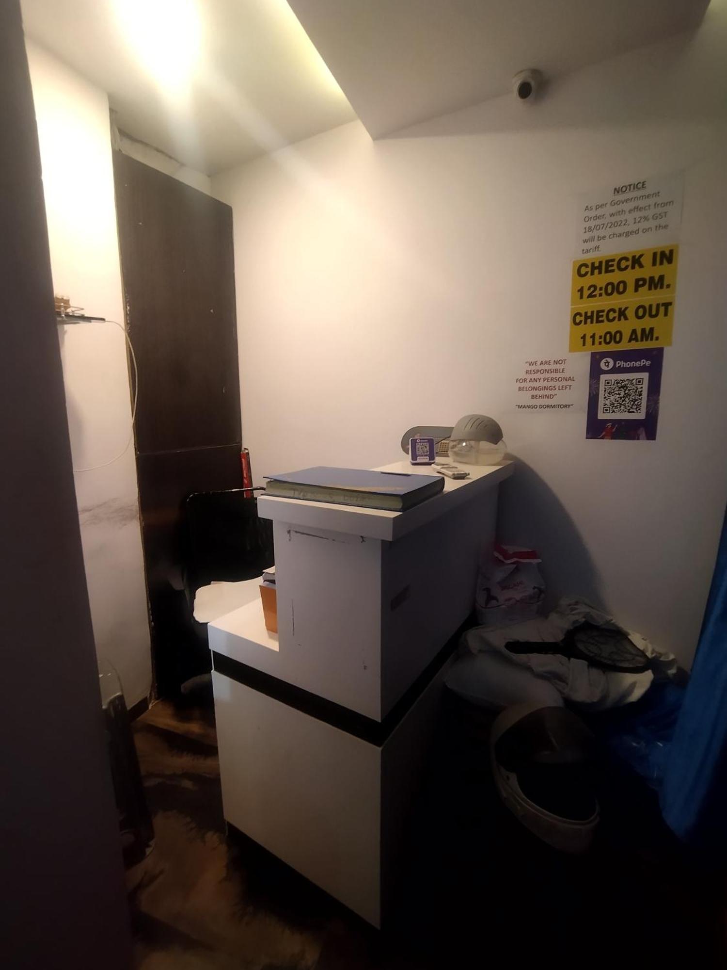 New Mango Dormitory Mumbai Exterior photo