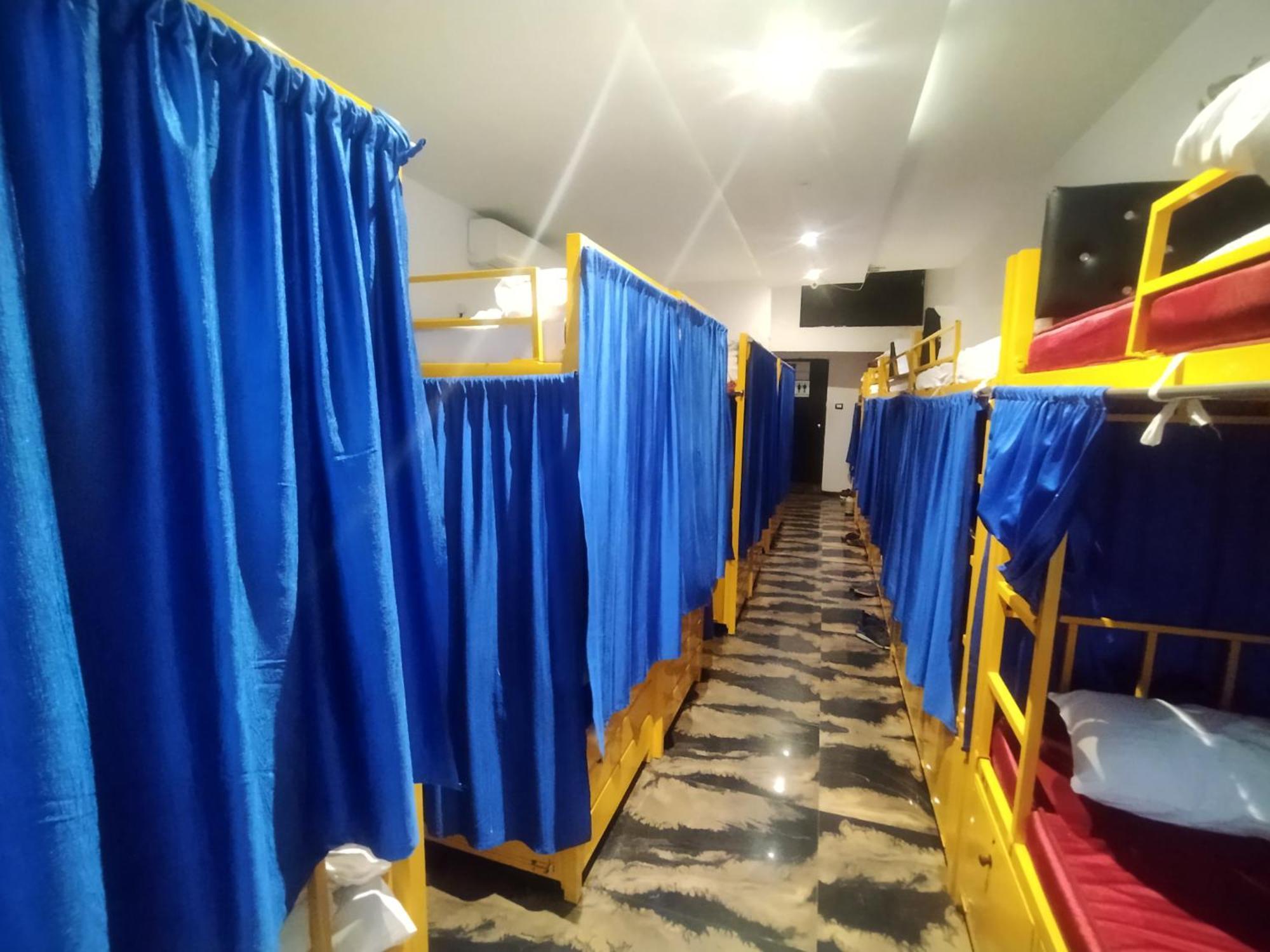New Mango Dormitory Mumbai Exterior photo